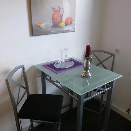 Koblenz City, Links Apartment *