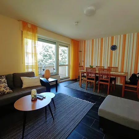 Koblenz City, Links Apartment *