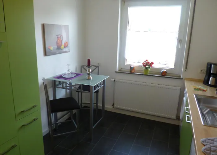 Apartment City, Links